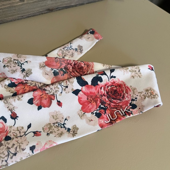 Junk Floral Tie Headband - Picture 2 of 4
